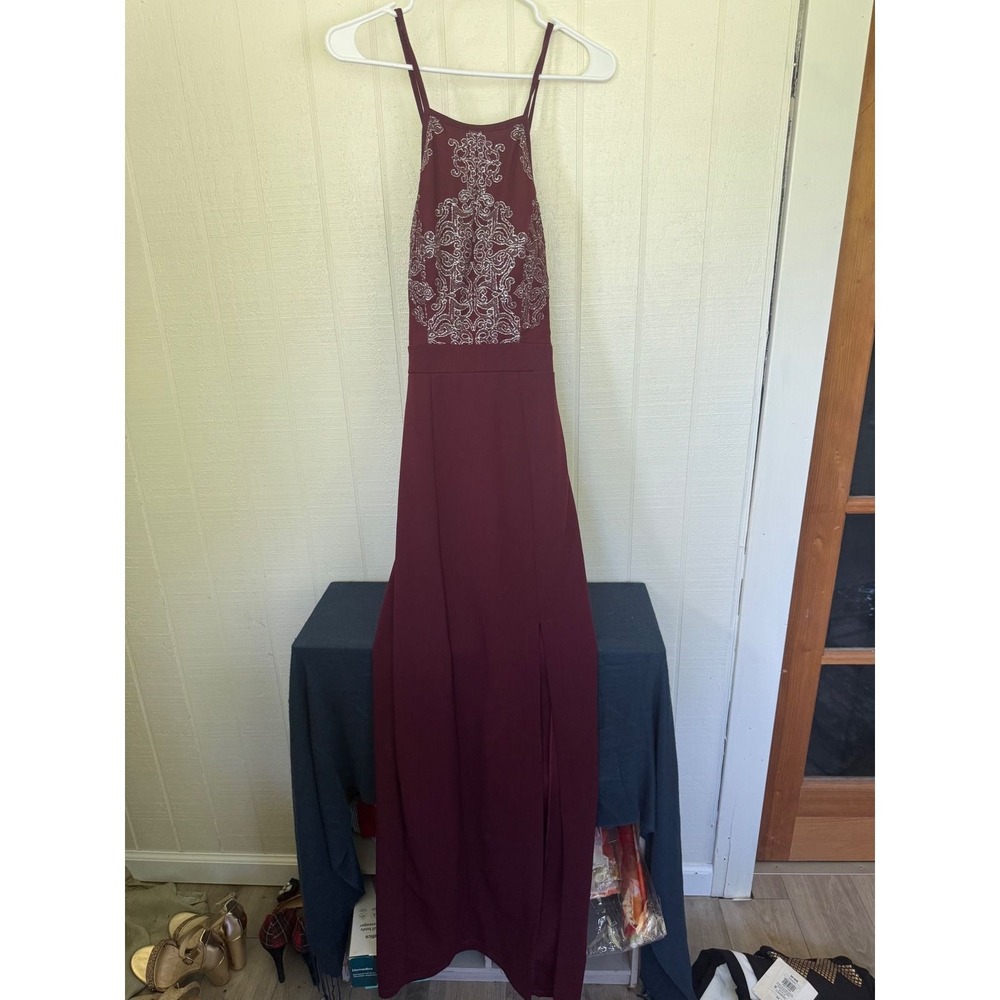 Xraordinary Burgundy Glitter Damask Halter Gown Side Slit Formal Dress Size 5 - Picture 2 of 7